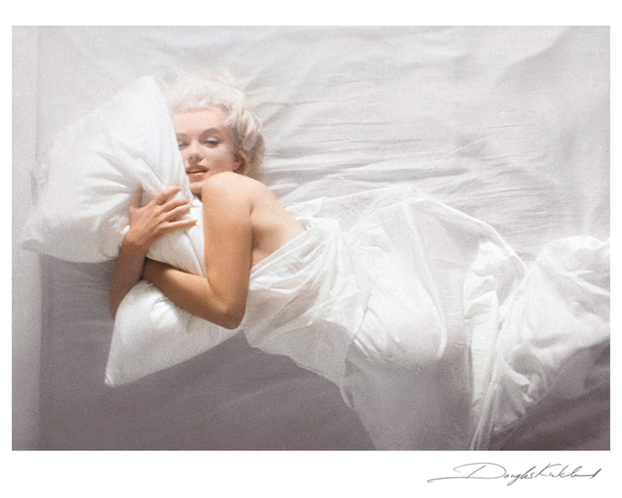 Marilyn Monroe posing in bed, 1961 — Open Edition Estate Print - Douglas Kirkland