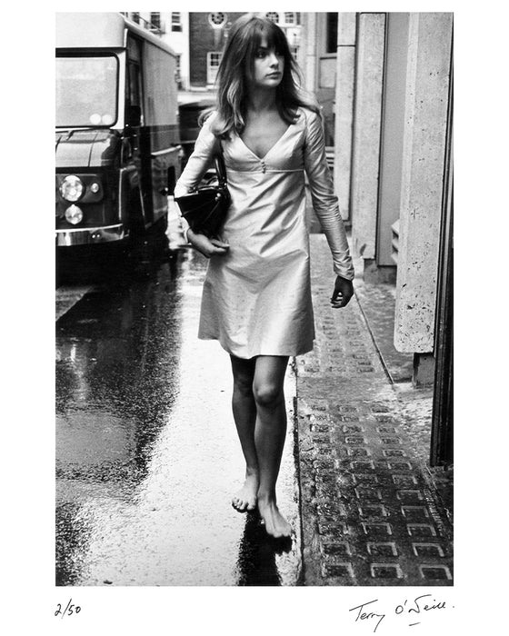 Jean Shrimpton walking barefoot, 1963 — Limited Edition Print - Terry O'Neill