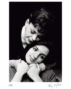 Judy Garland & Liza Minnelli in London, 1964 - Limited Edition Print by Terry O'Neill – Limited Edition Print.