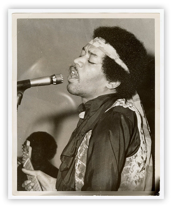 Jimi Hendrix singing in a headscarf, 1969 — Vintage Print - Ed Caraeff
